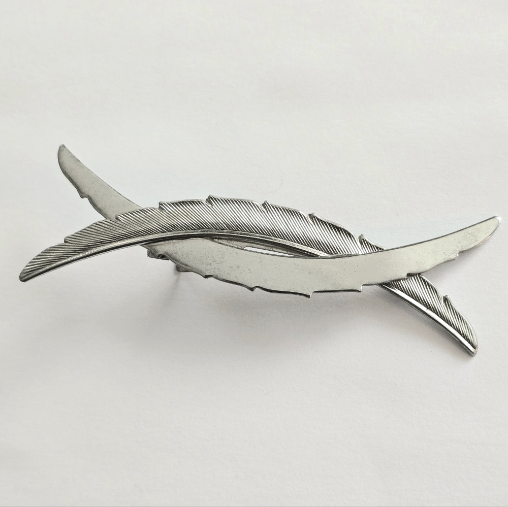 Hair clip silver tone barrette curved criss cross cresent shaped